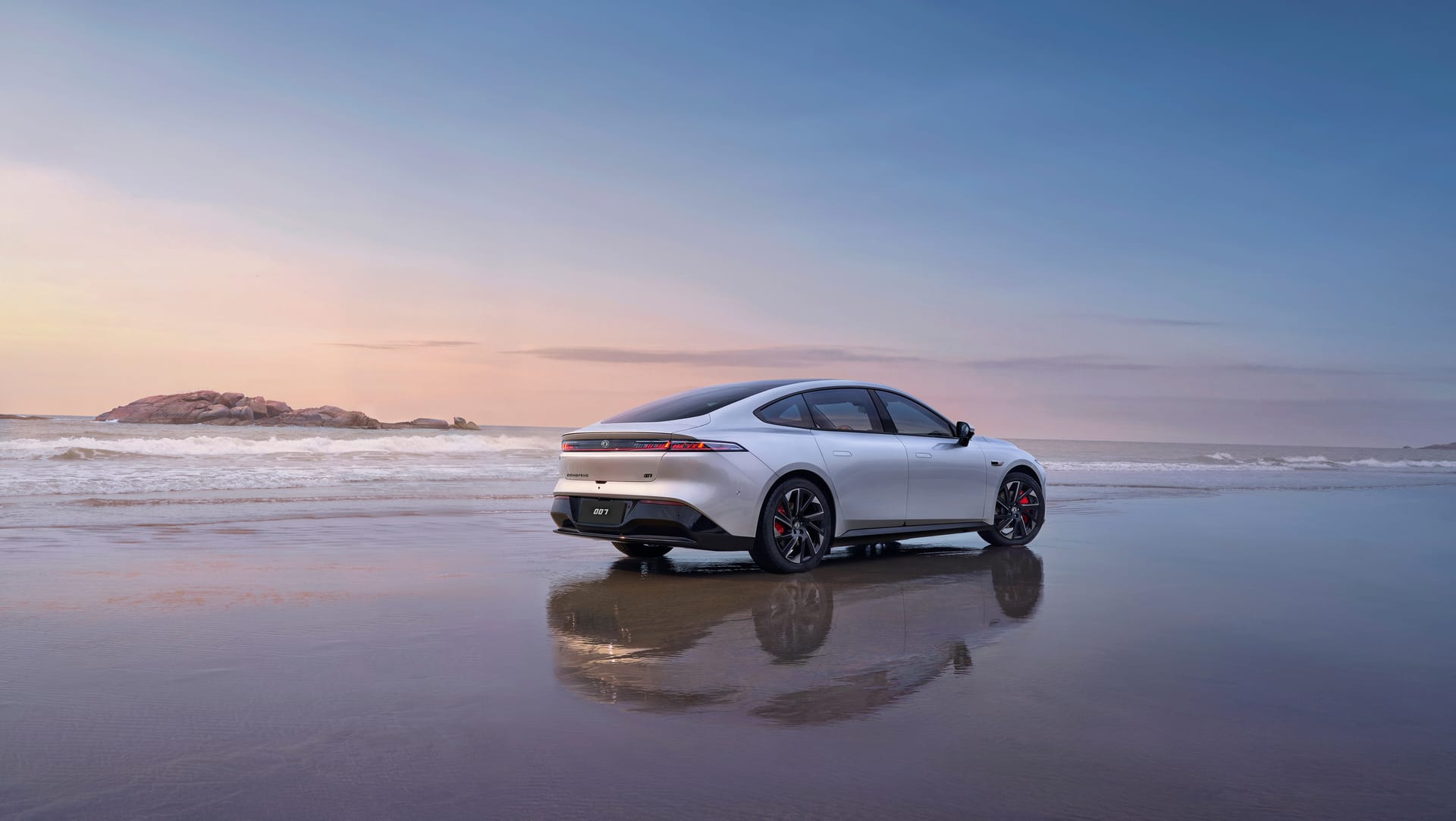 Dongfeng 007 exterior 2