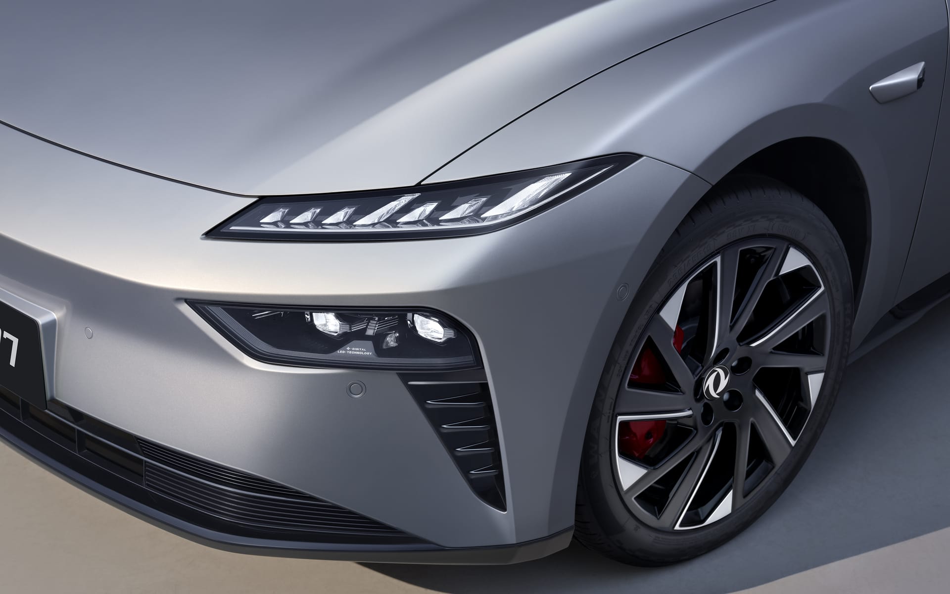 Dongfeng 007 exterior 7