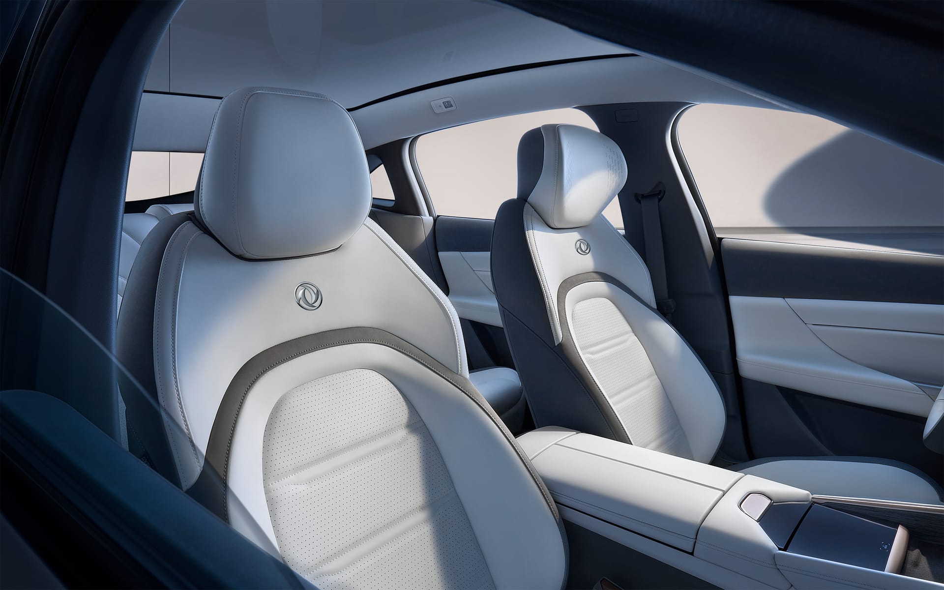 Dongfeng 007 interior 4